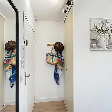 Sur Avec Parking Prive Pour 4 Pers - Fr-1-715-107 Apartamento